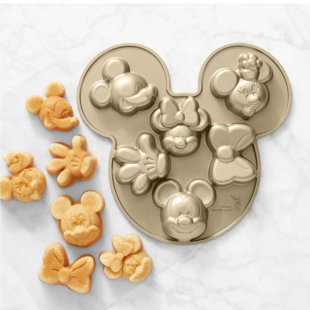 NWT Williams Sanoma Mickey and Minnie Mouse Cast Aluminum Caklet Pan